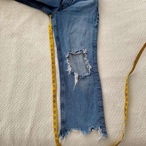 Free People We The Free Maggie Distressed Straight Leg Crop Jeans Sz 28 - Picture 11 of 11